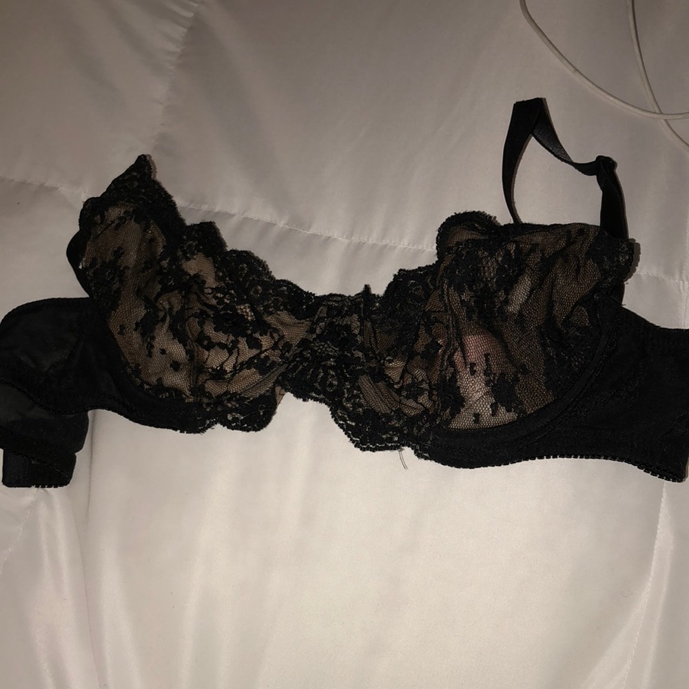 VICTORIA SECRET BRA 34B